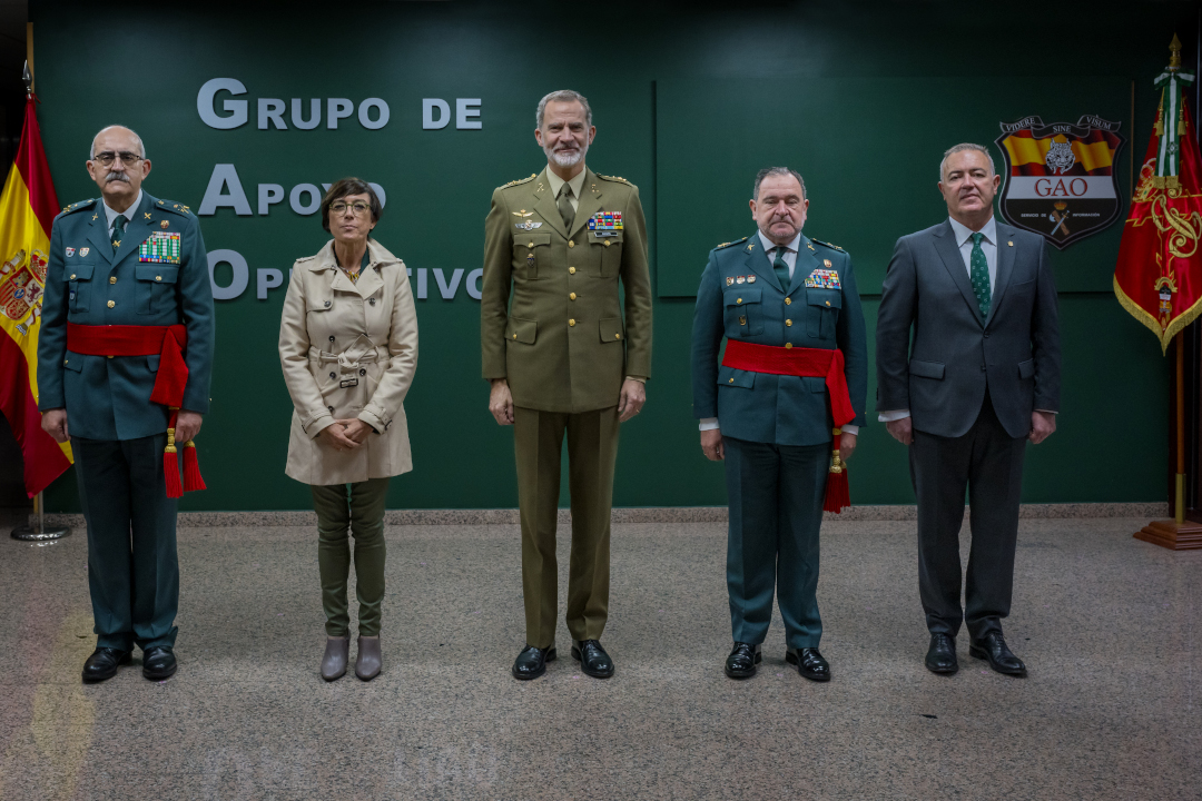 S. M. El Rey visita las instalaciones del GAO de la Guardia Civil con motivo del 50 Aniversario de la Unidad - Formación para opositores de Policía Nacional y Guardia Civil | Academia Centro 1 Academia Centro en Alicante, formación para oposiciones de Policía Nacional y Guardia Civil, acceso físico y temario para preparación