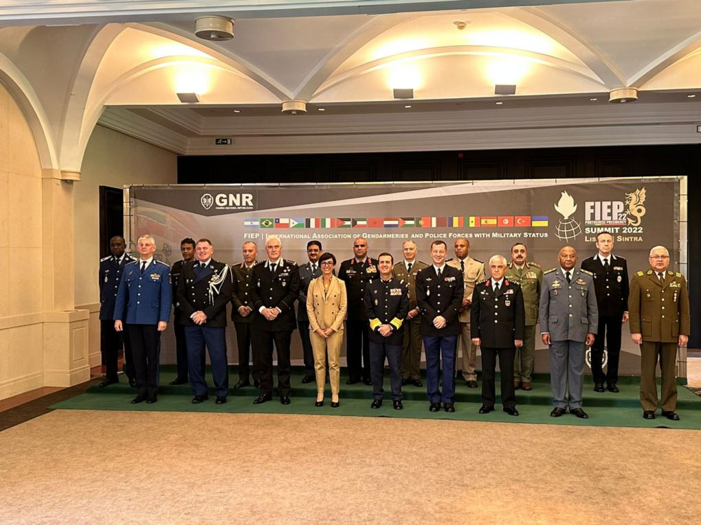 18 de febrero. Firma del Acuerdo Tripartito FIE de cooperación entre fuerzas de gendarmerías europeas - Formación para opositores de Policía Nacional y Guardia Civil | Academia Centro 1 Academia Centro en Alicante, formación para oposiciones de Policía Nacional y Guardia Civil, acceso físico y temario para preparación