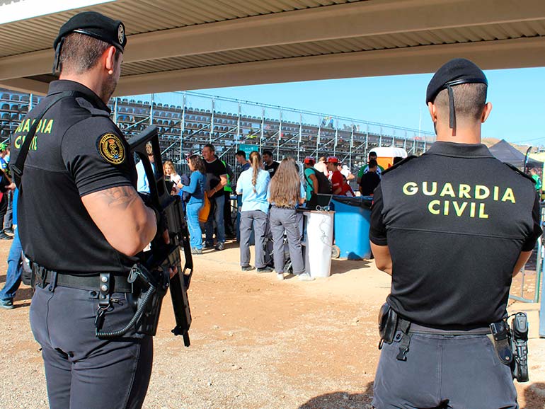 Especialidades Guardia Civil - Formación para opositores de Policía Nacional y Guardia Civil | Academia Centro 1 Academia Centro en Alicante, formación para oposiciones de Policía Nacional y Guardia Civil, acceso físico y temario para preparación