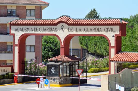 Creación de la Academia de Guardias de la Guardia Civil - Formación para opositores de Policía Nacional y Guardia Civil | Academia Centro 1 Academia Centro en Alicante, formación para oposiciones de Policía Nacional y Guardia Civil, acceso físico y temario para preparación