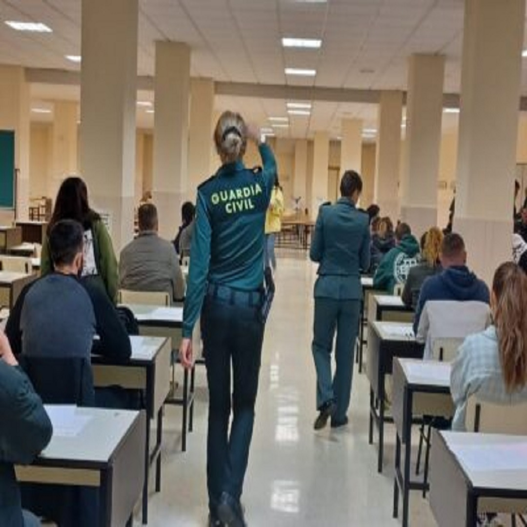 Academia Centro en Alicante, formación para oposiciones de Policía Nacional y Guardia Civil, acceso físico y temario para preparación